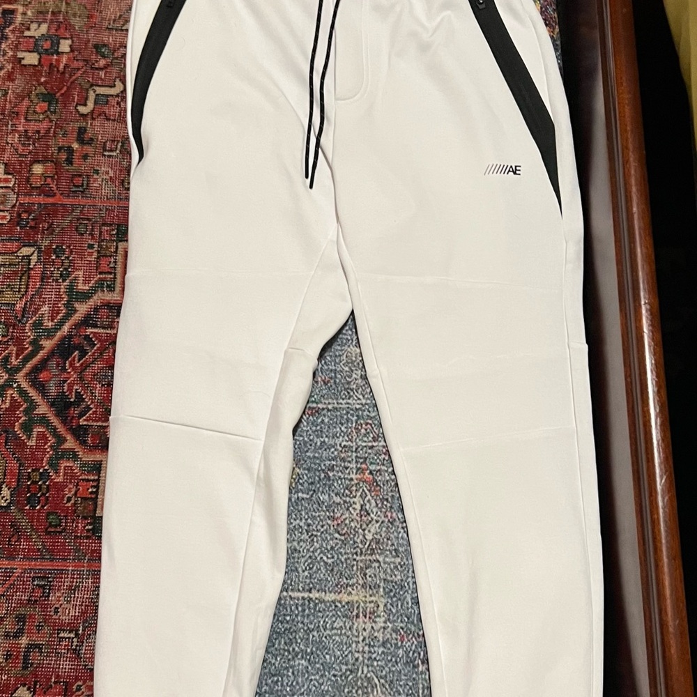 American Eagle Outfitters Men's White Joggers with Black Accents
